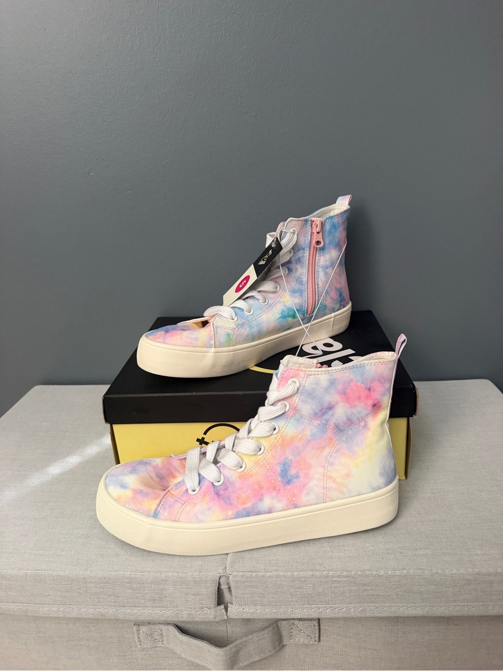 Art Class Girls Tee Sneakers Pastel Tie-Dye High-Top Size 5 Youth NWT with Box